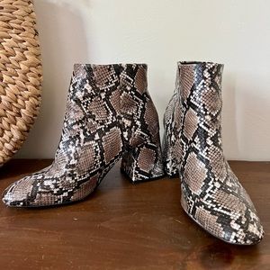 Stradivarius snake ankle boots, size 9